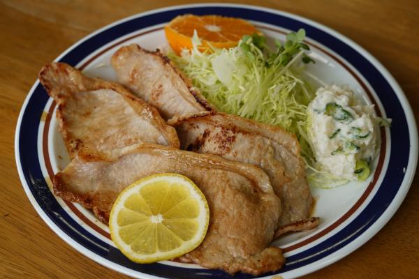 みかさ食堂　しょうが焼き定食