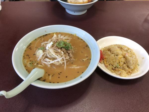 しらかばラーメン　みそラーメン半チャンセット